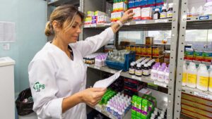 EDITAL Nº 02/2025 – CONVOCAÇÃO DE APROVADO NO PROCESSO SELETIVO SIMPLIFICADO – EDITAL N°. 001/2025 PARA CONTRATAÇÃO TEMPORÁRIA DE FARMACÊUTICO